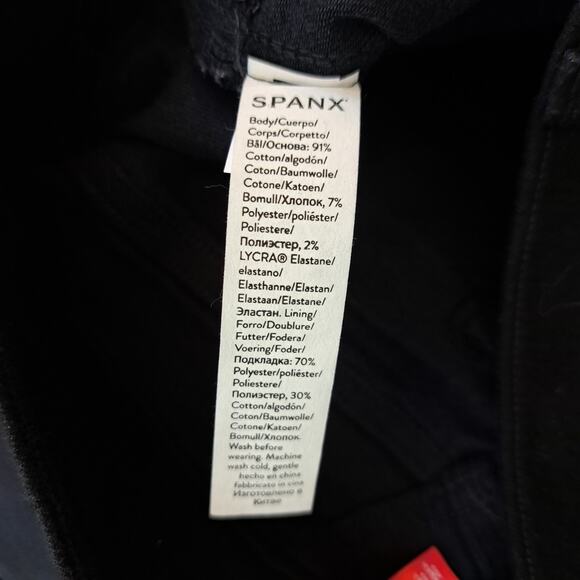 New SPANX Step Hem Kick Flare Jeans Size Medium Clean Black - Picture 10 of 10